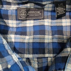 Arrow Men's Navy and White Checkered Shirt